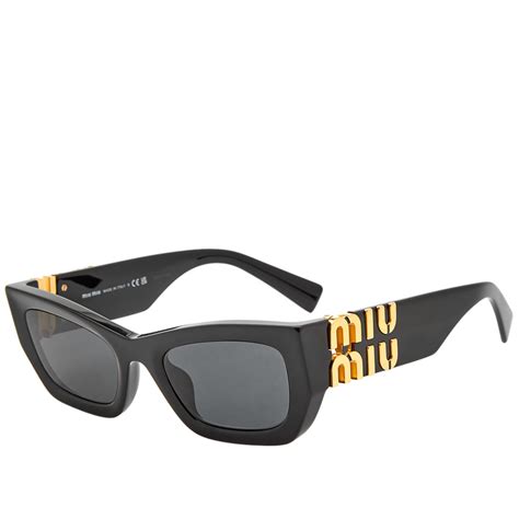 Buy Miu Miu sunglasses online at low prices (26 products) 